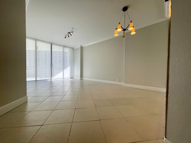 Foto del edificio - 520 Brickell Key Dr