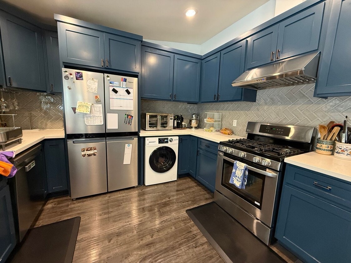 Primary Photo - Now Leasing – 812 Merlin | $6,200/Month | ...