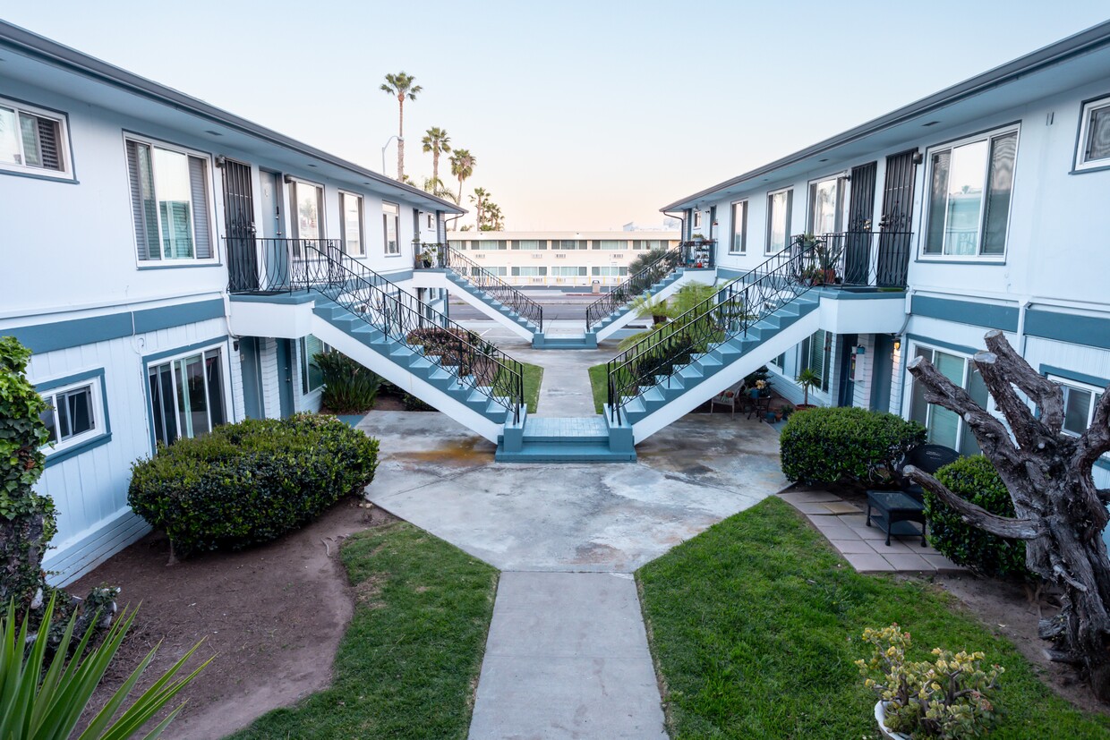 Building Photo - Bay Park Apartments