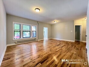 Building Photo - 4427 N Wolcott Ave