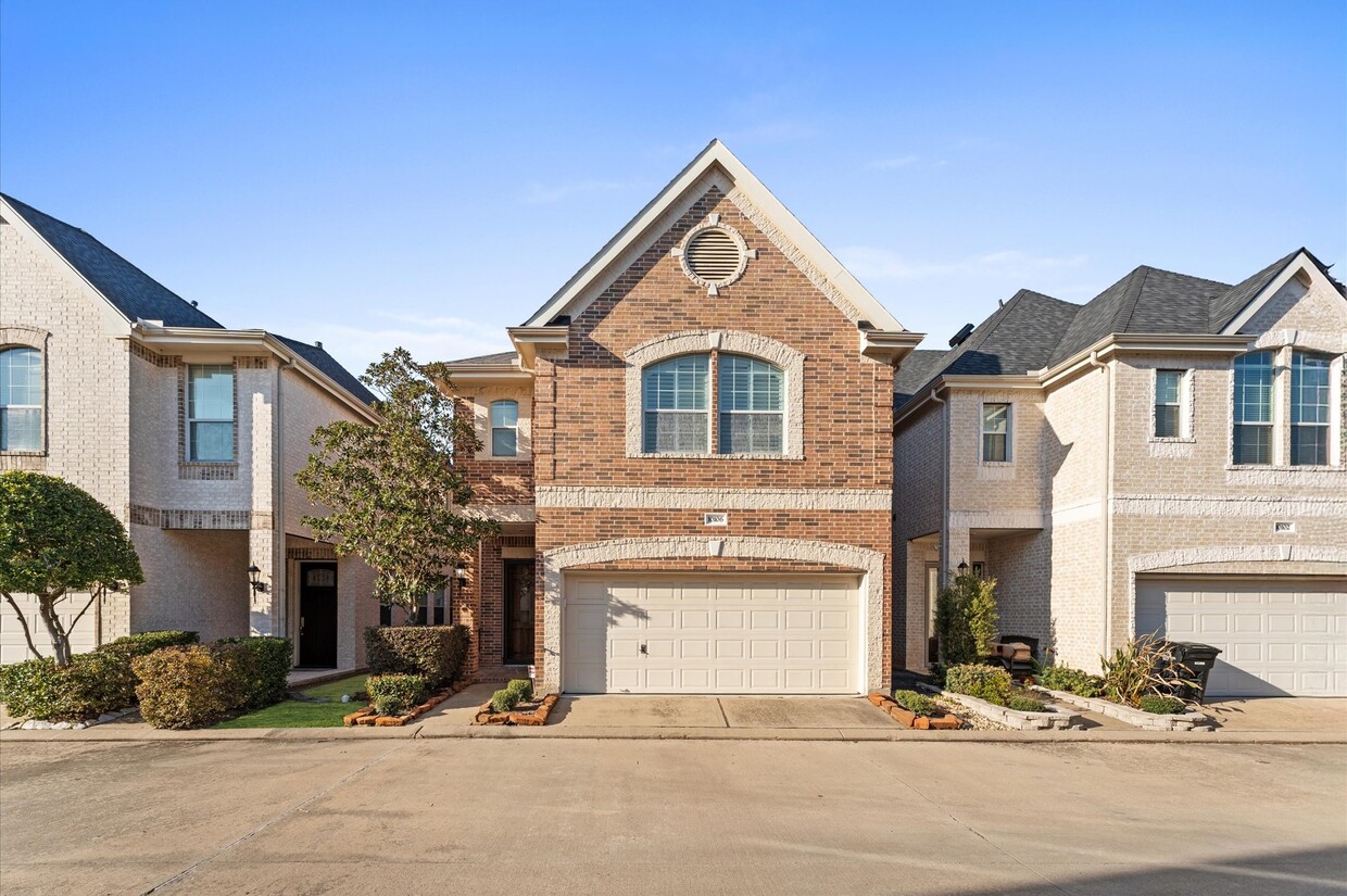 Primary Photo - 10106 Holly Chase Dr