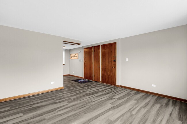Foto del edificio - 7101 W Foster Pl