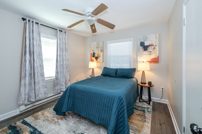 Leasing Office Primary Bedroom - Cambridge Park Townhomes