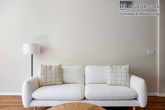 Foto del edificio - 3221 Carter Ave