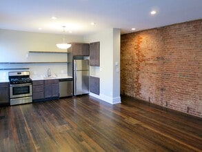 Building Photo - 3153 Arsenal St