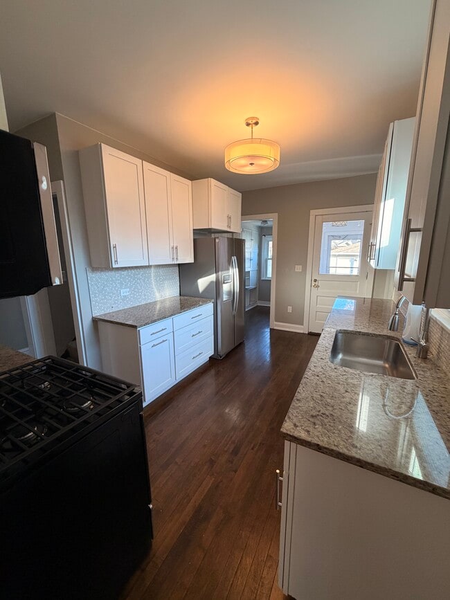 Foto del edificio - 856 Woodlawn Ave