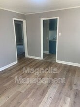 Building Photo - 1825 Colonial Ave