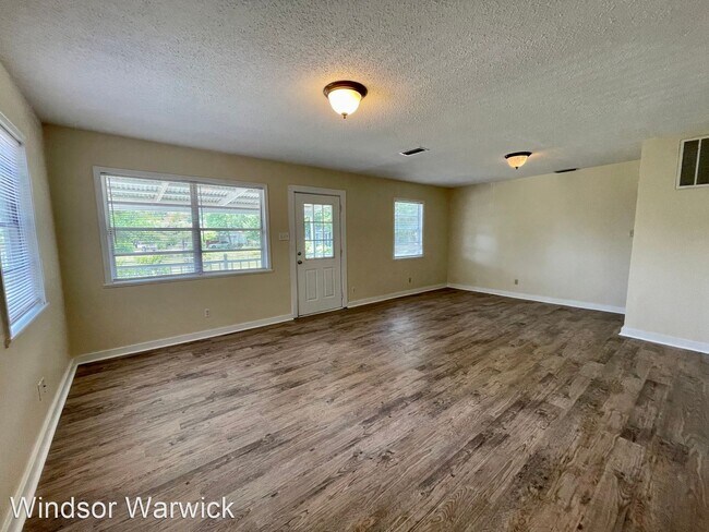 Foto del edificio - 3 br, 1 bath House - 4750 Halls Mill Rd