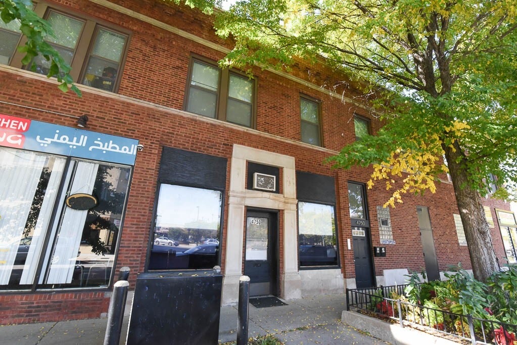 Primary Photo - 4748 N Kenneth Ave