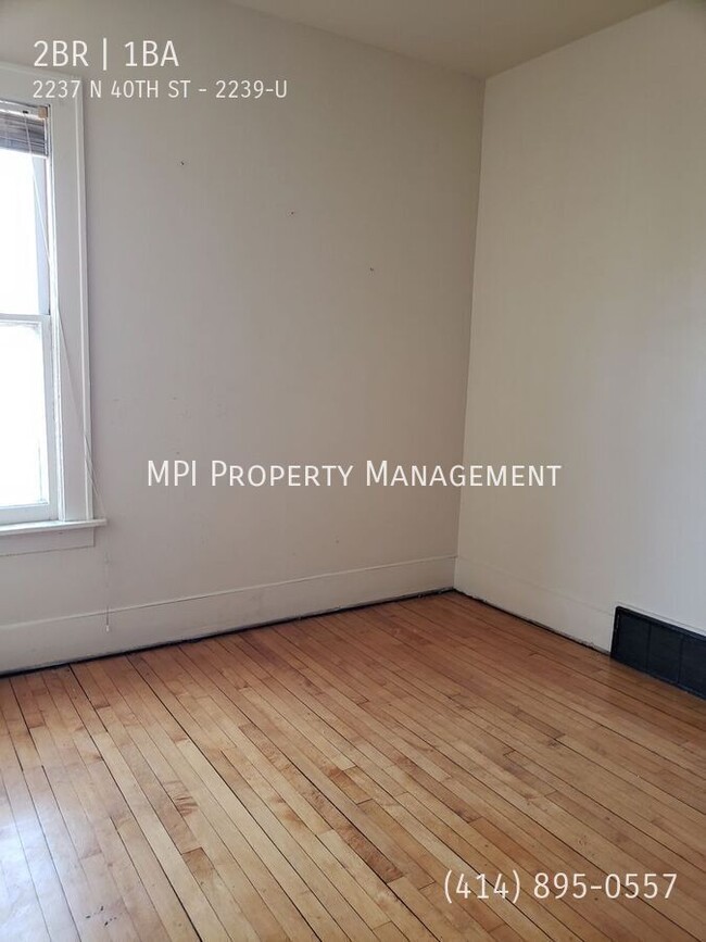 Foto del edificio - 2239 N. 40th St, Milwaukee- 2 Bedroom Upper