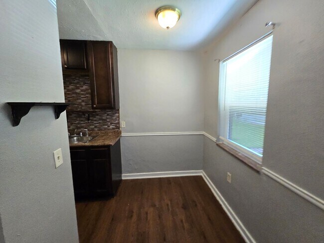 Foto del edificio - 1 bedroom 1 bath duplex in Navy Point!