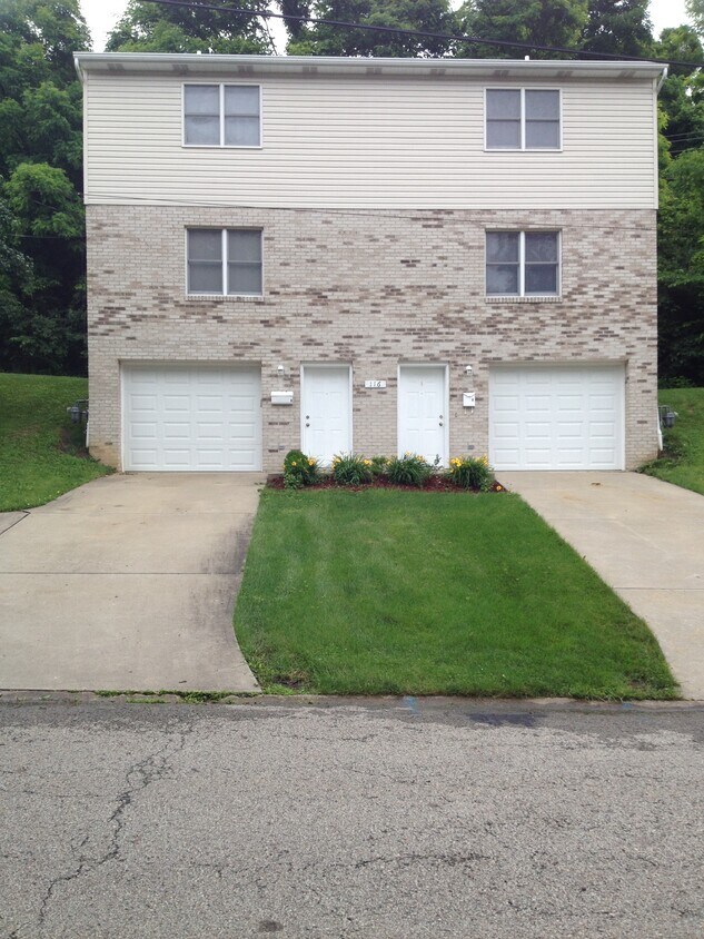 124 Woodcrest Dr, Canonsburg, PA 15317 Townhome Rentals in Canonsburg