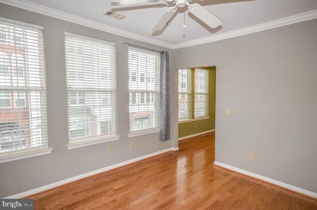 Building Photo - 4950 Brenman Park Dr