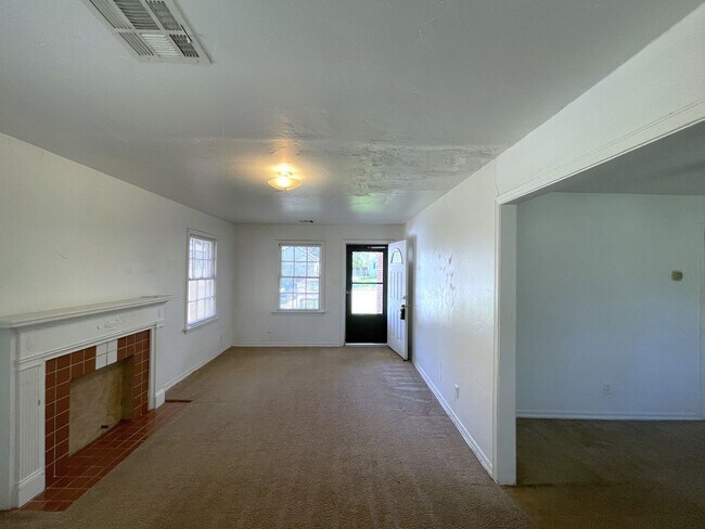 Foto del edificio - 1705 NW 40th St