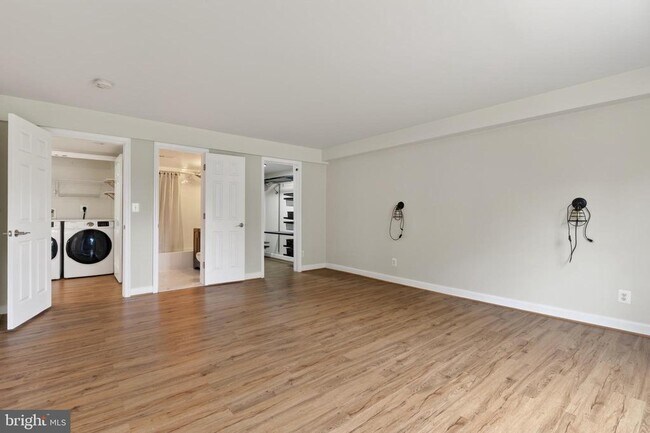 Building Photo - 1461A N Van Dorn St