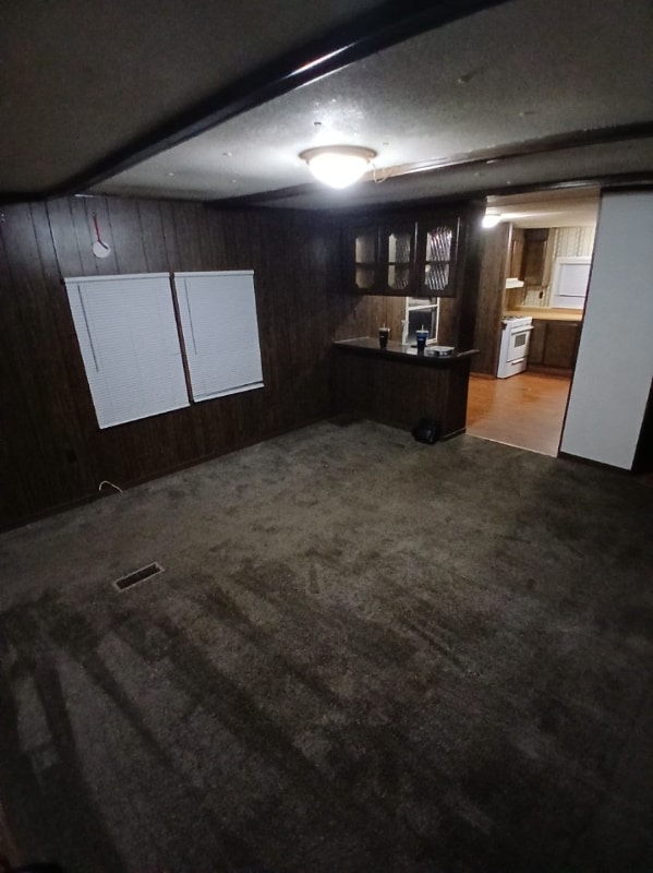 Foto del edificio - 4736 Ellsworth Ln