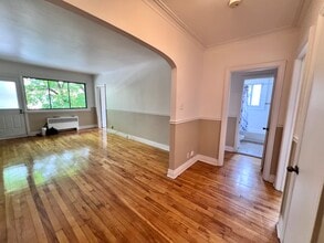 Building Photo - 4820 Av Borden