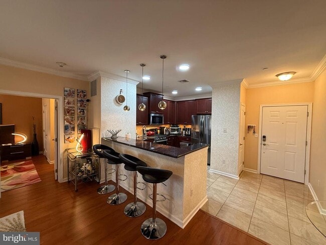 Building Photo - 266 Carson Terrace