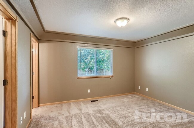 Building Photo - 644 Blue Azurite Ave