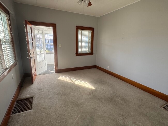 Building Photo - 2246 Bellevue Ave