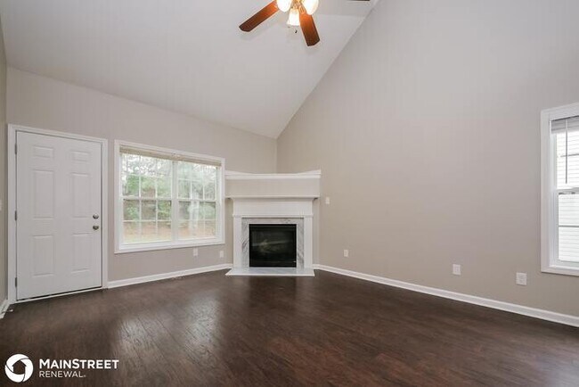 Foto del edificio - 8109 Green Garden Dr, Riverdale, GA 30296