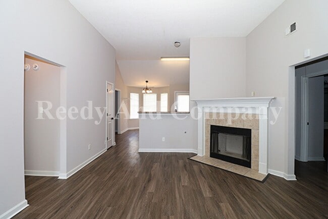 Building Photo - 8911 Little House Cove