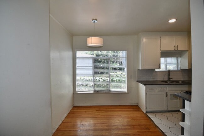 Building Photo - 11444 Riverside Dr