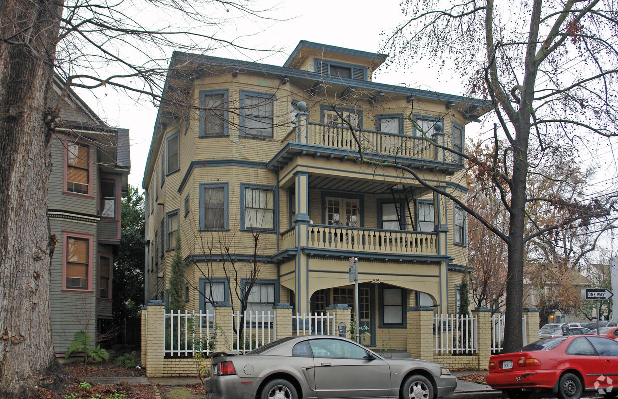 Building Photo - 515 9th St