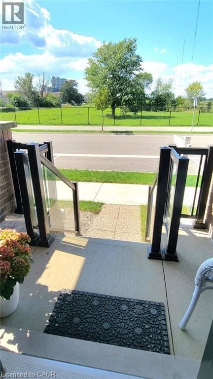 Building Photo - 302 Hunter Rd