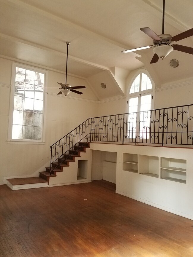Living room - 2140 Laurel Canyon Blvd