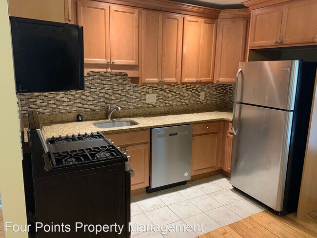 Foto del edificio - 3 br, 1 bath House - 30 Maple Ave