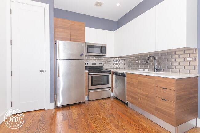 Foto del edificio - 1740 Pacific St