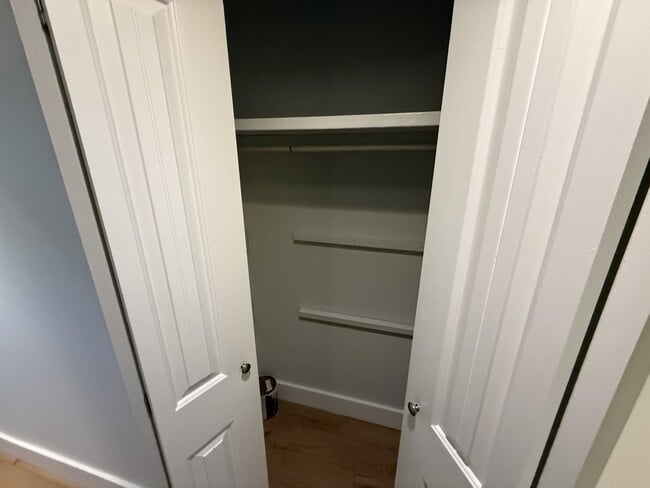 Building Photo - 346 Watfield Ave