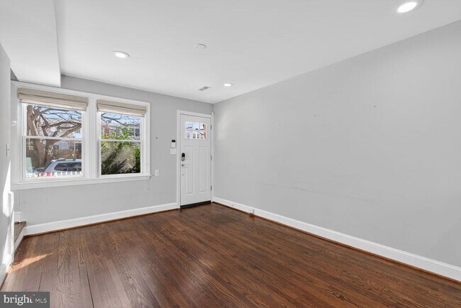 Foto del edificio - 124 Baggett Pl