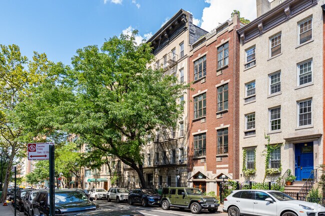 Building Photo - 451-453 W 44th St