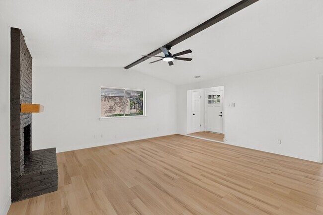Building Photo - 11231 Pelican Dr