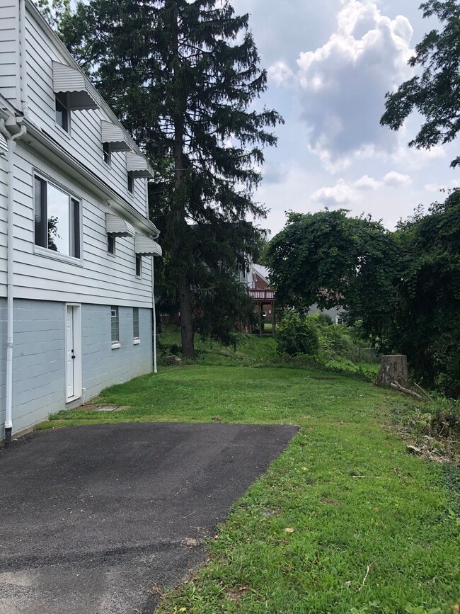 Building Photo - 167 Ridgecrest Rd