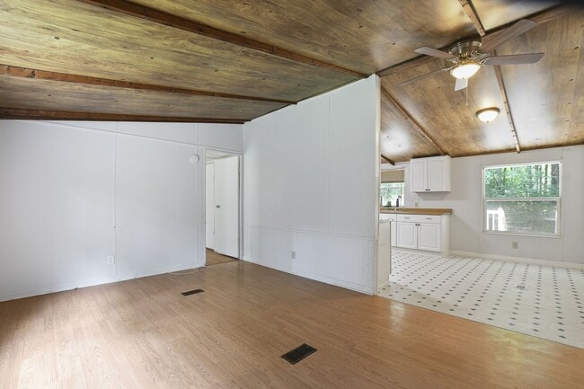 Building Photo - Temple GA - Paulding County - 3 bedrooms/2 baths $1350.00/month