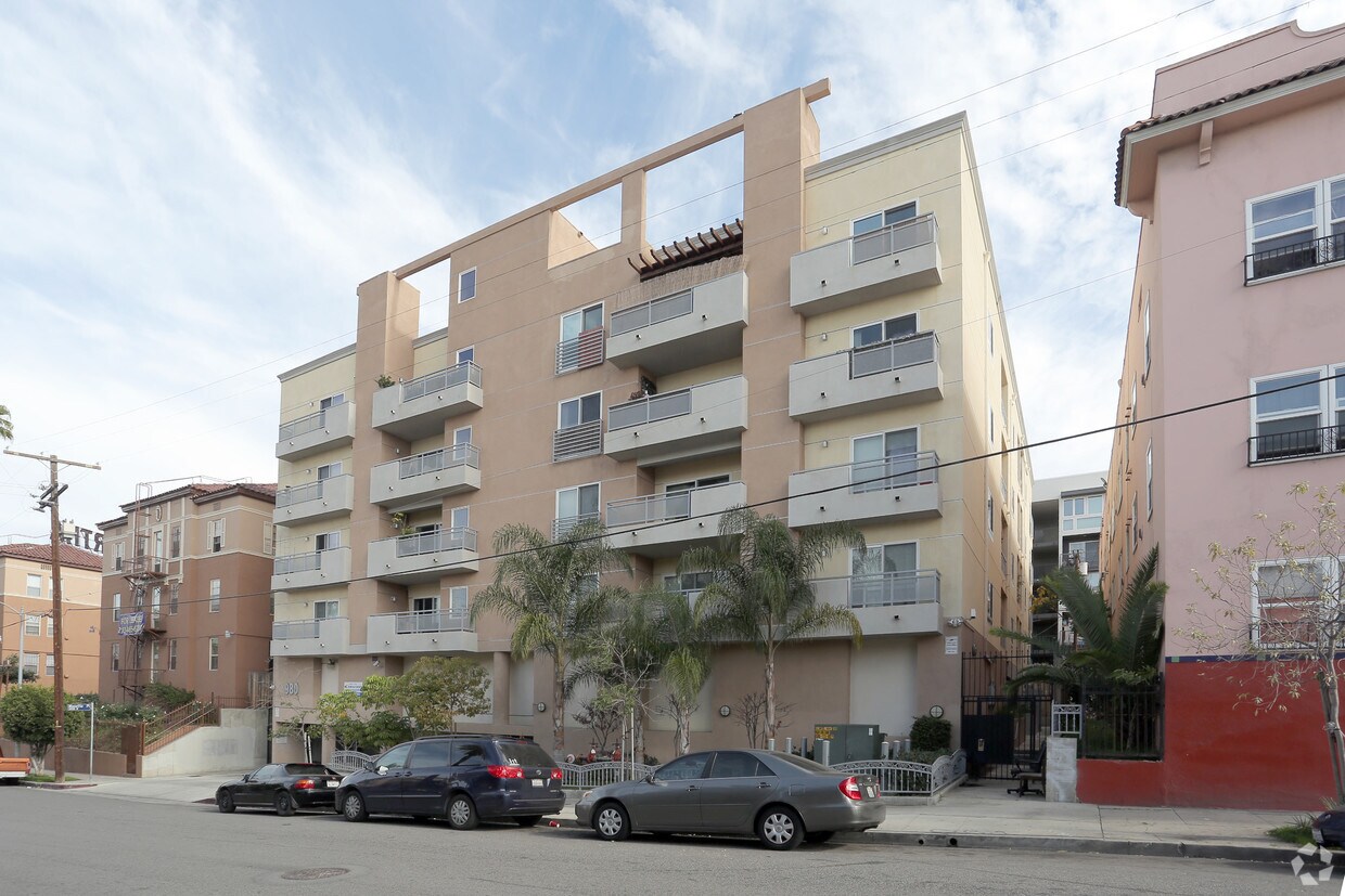 Foto del edificio - 980 S Oxford Ave