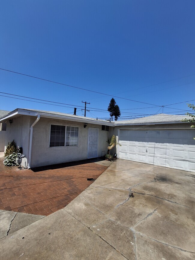 Foto del edificio - 1825 E 64th St