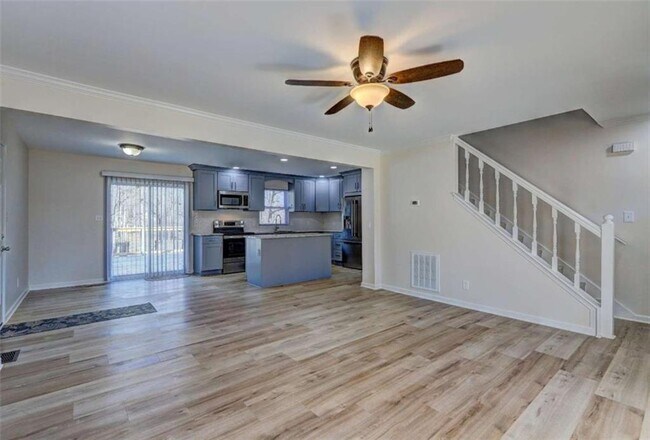 Building Photo - 95 Pine Grove Cir