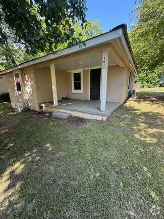 Building Photo - 1011 1/2 Clydesdale Ave