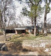 Building Photo - 2801 California Ln