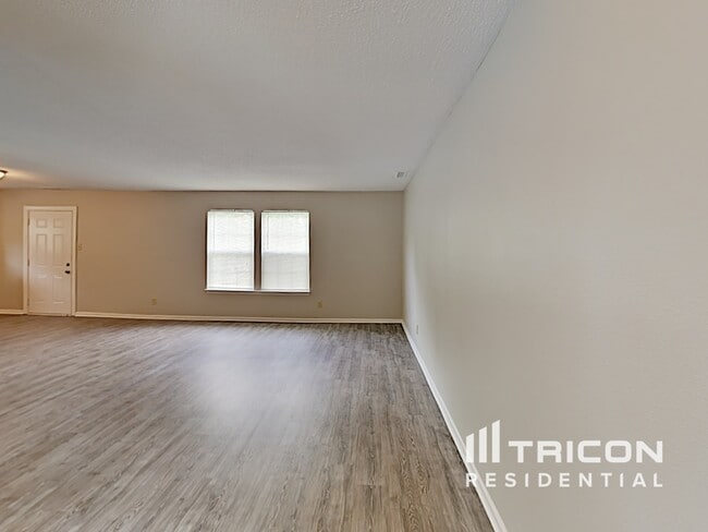 Building Photo - 13143 N Brick Chapel Dr