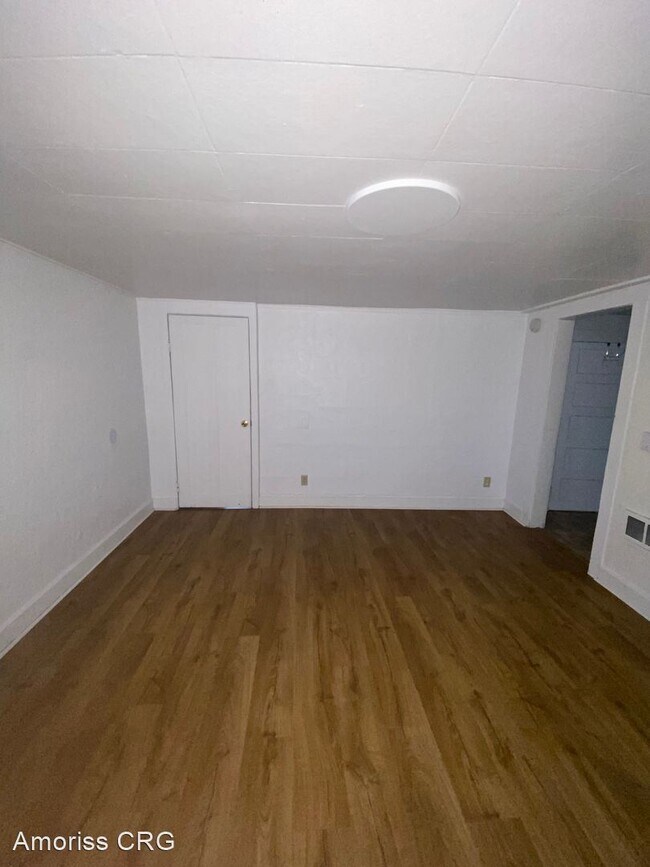 Building Photo - 2 br, 1 bath House - 518 E 14th St.