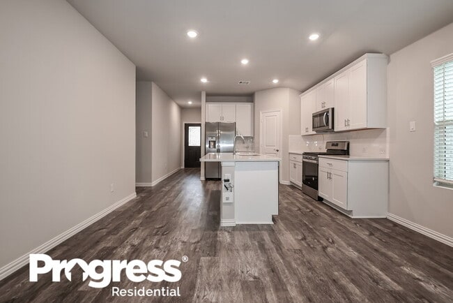 Building Photo - 1331 Black Canyon Ave