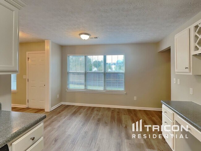 Foto del edificio - 203 Woodcreek Way