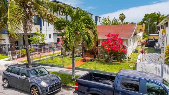 Foto del edificio - 1243 SW 3rd St
