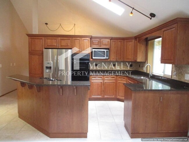 Foto del edificio - Charming 3-Bedroom Rambler with Spacious Backyard