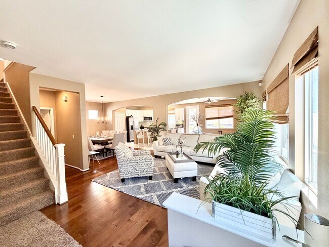 Foto del edificio - Spacious 4 Bedroom Canyon Hills Retreat with Private Balcony